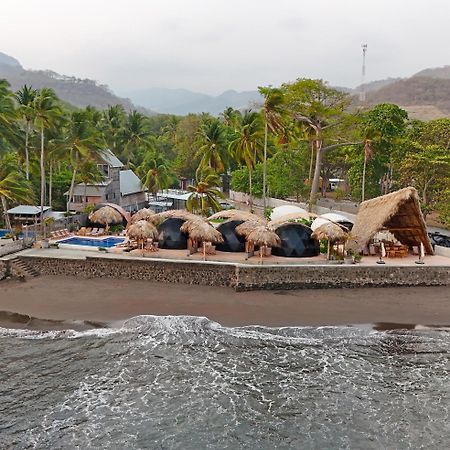 Almare Zonte - Beachfront Glamping Hotel 埃尔蒙特 外观 照片