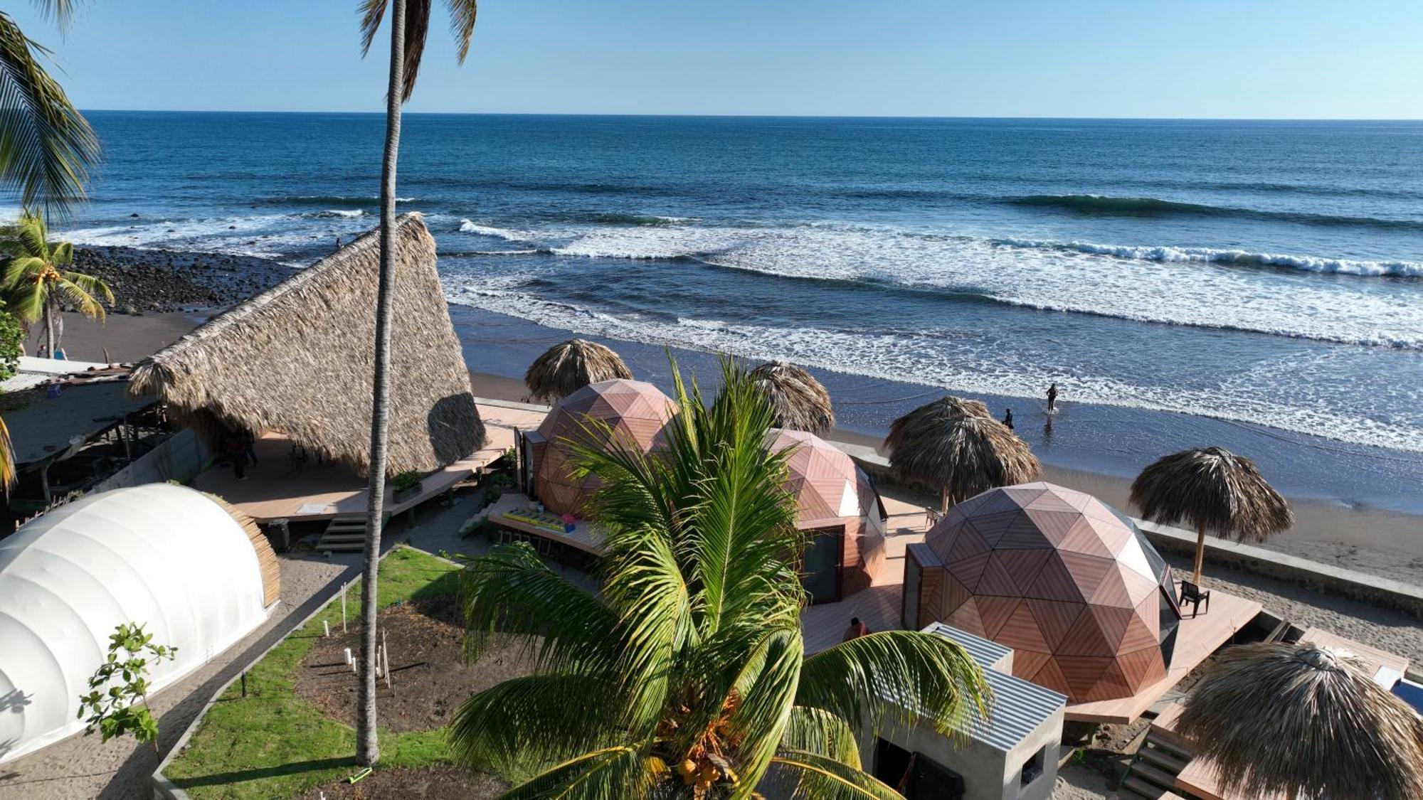Almare Zonte - Beachfront Glamping Hotel 埃尔蒙特 外观 照片