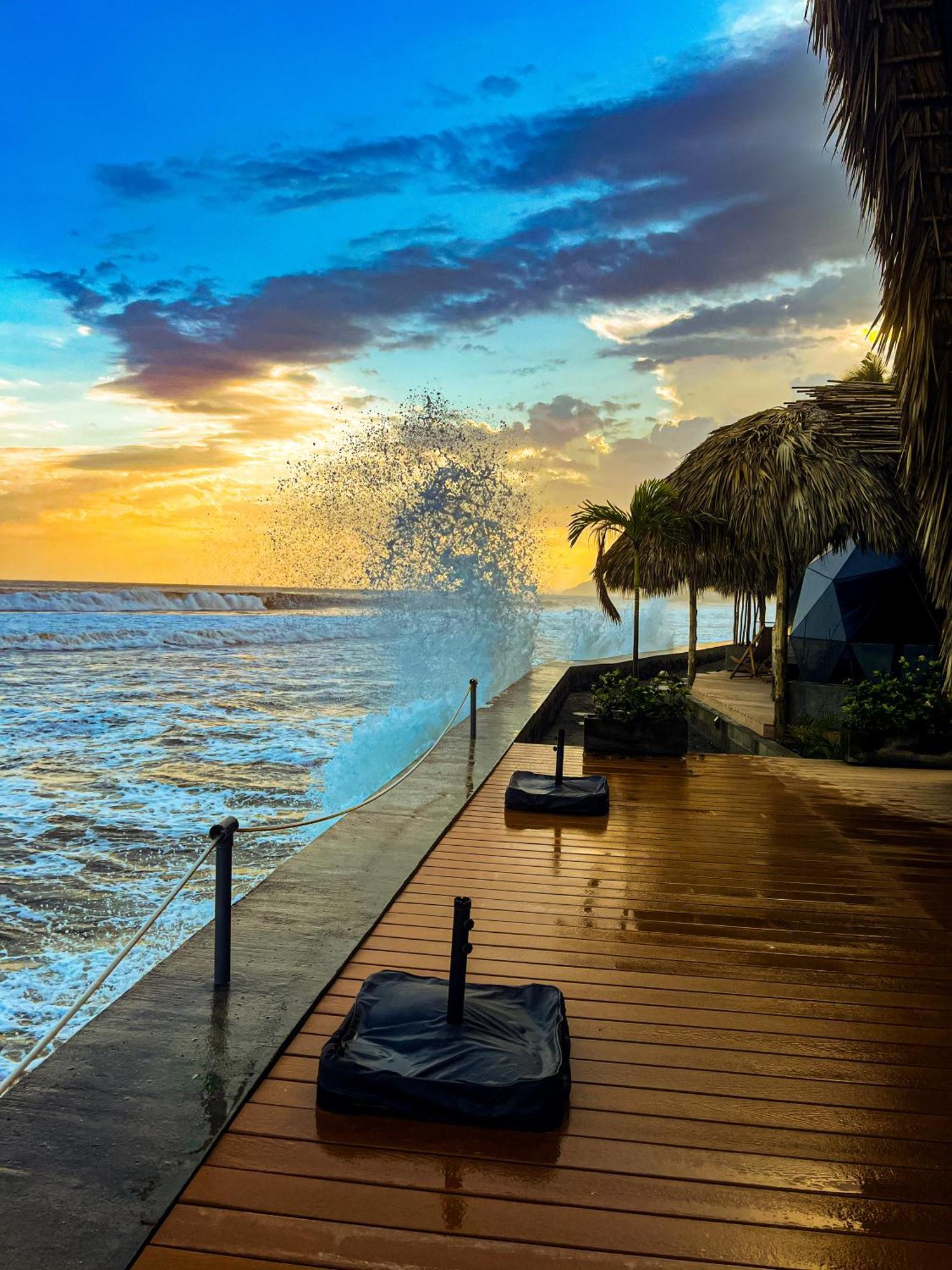 Almare Zonte - Beachfront Glamping Hotel 埃尔蒙特 外观 照片