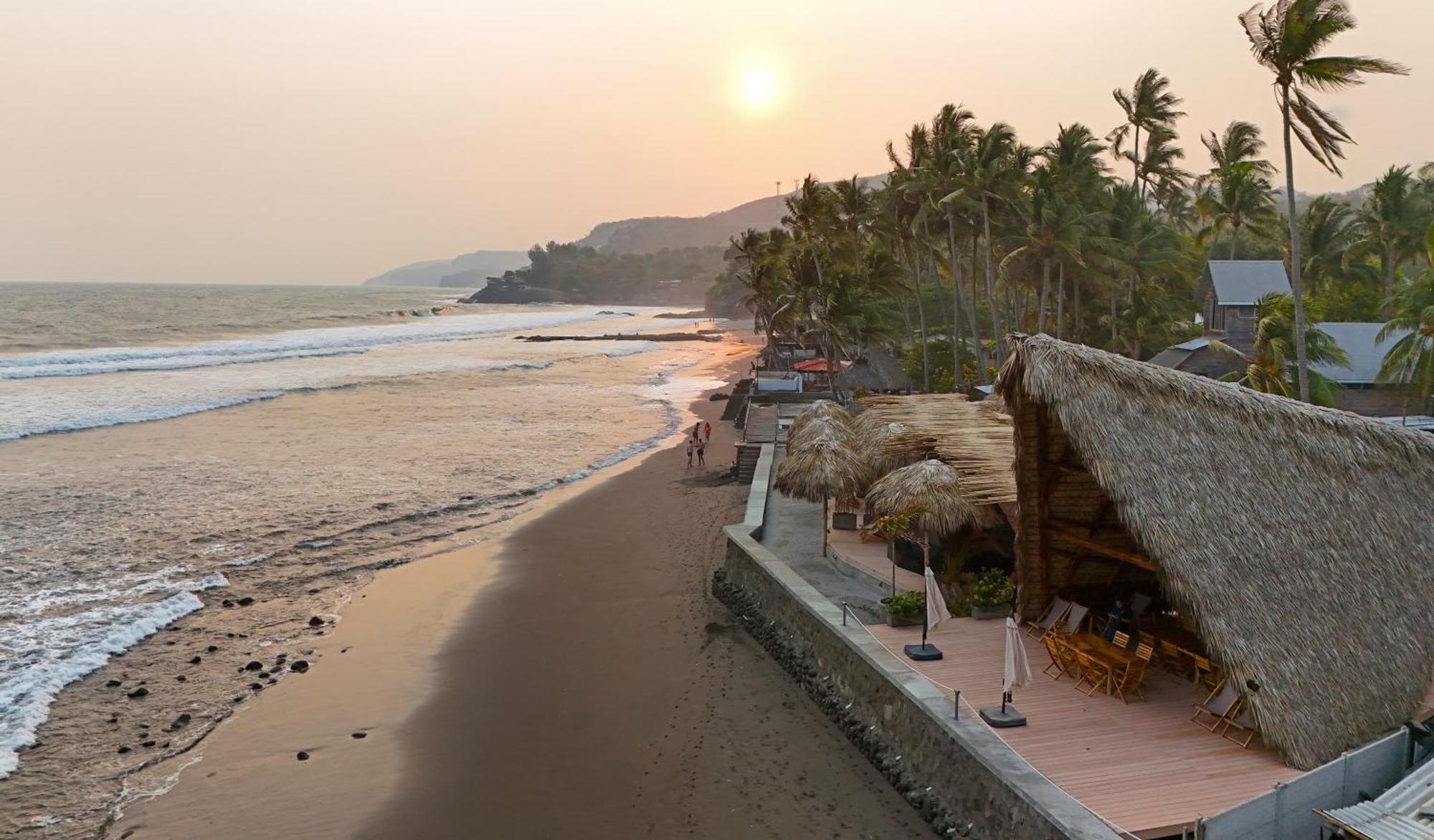 Almare Zonte - Beachfront Glamping Hotel 埃尔蒙特 外观 照片