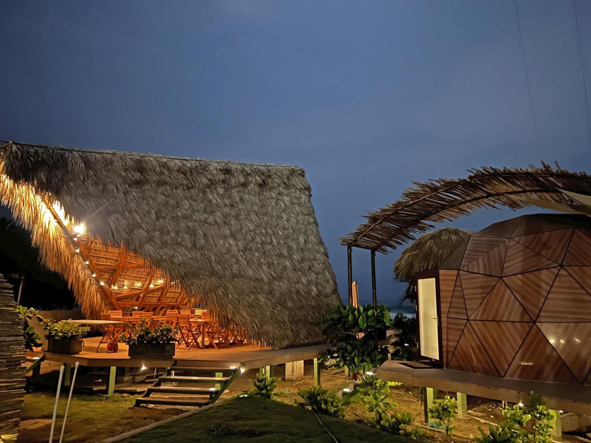 Almare Zonte - Beachfront Glamping Hotel 埃尔蒙特 外观 照片